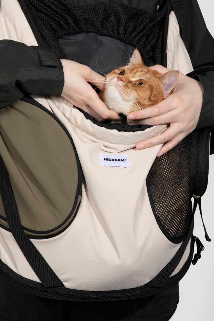 Front Holding Pet Carrier